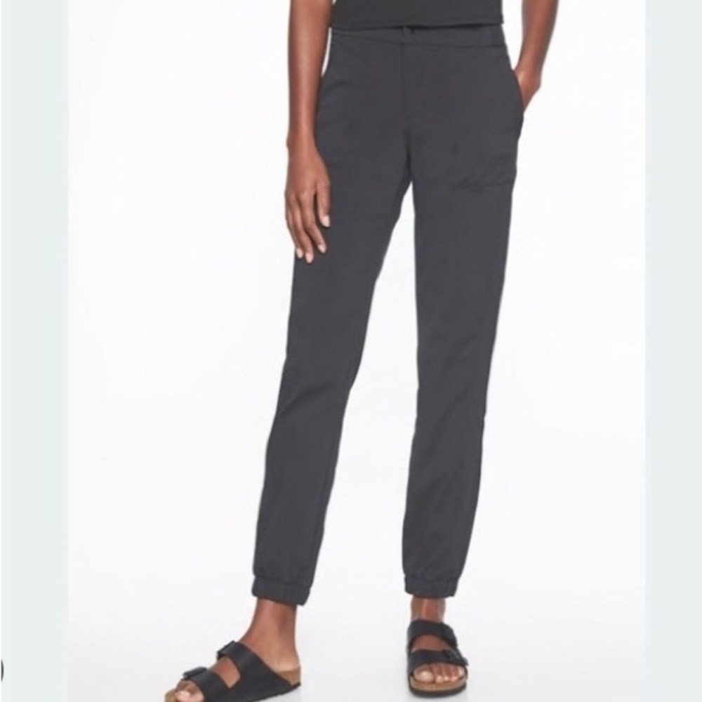 Athleta Trekkie Jogger 2.0  Dark Gray.  Sz 2